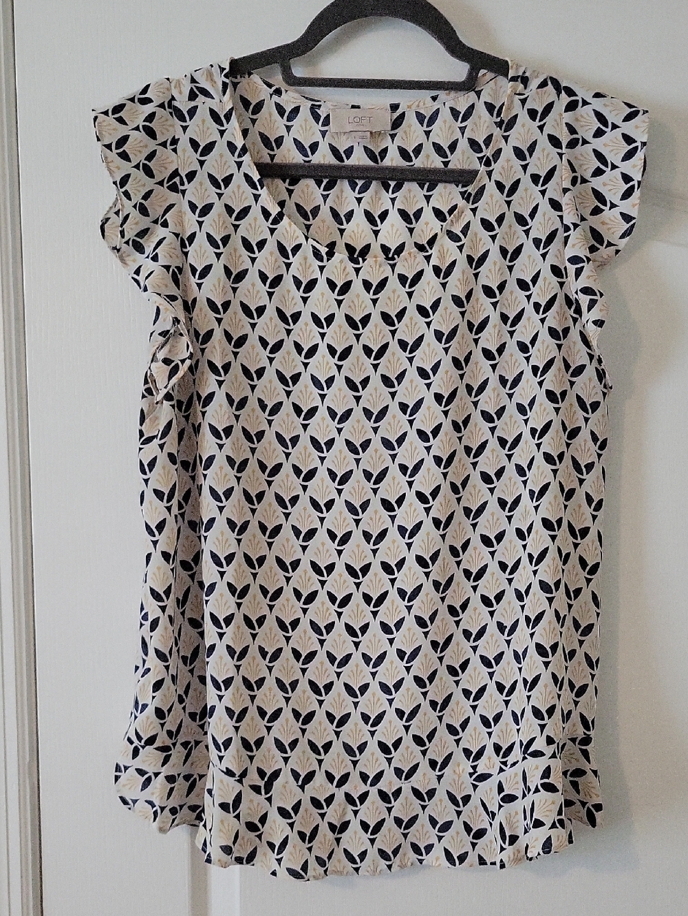 LOFT Cream and Navy Leaf-Print Ruffle Sleeve Blouse-L